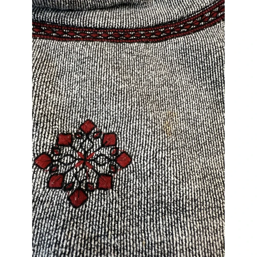 Lucky Brand Embroidered Cowl Neck Sweater Size S Grey Red Boho EUC
